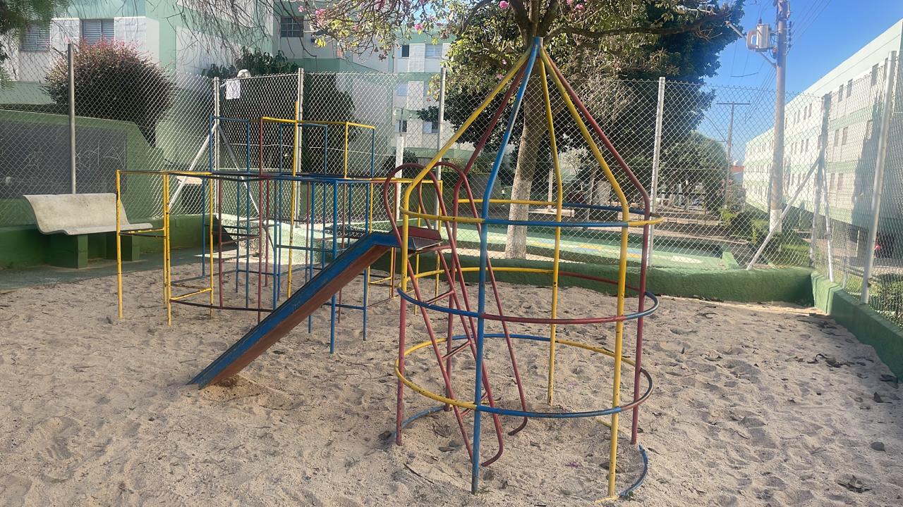 Playground de ferro