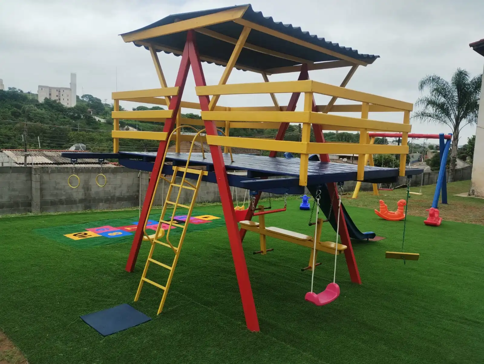 Playground de madeira